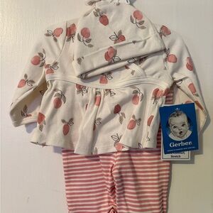Gerber Baby Peach Print Outfit Set - Pink and White